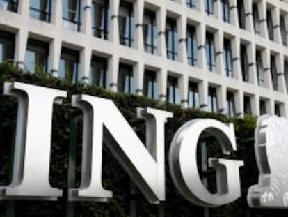 Logo de ING en su edificio de oficinas en Bruselas.