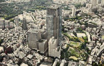 Vista aérea de la torre Tokyo Midtown, en Tokio, y el complejo comercial que la rodea.