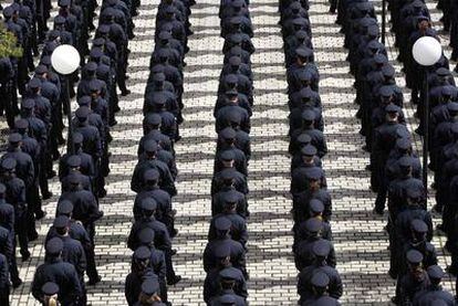 Decenas de policías nacionales, durante un acto oficial desarrollado en el patio principal del complejo de Canillas, en Madrid.