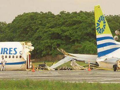 Estado en el que ha quedado el avión alcanzado por un rayo, en la pista del aeropuerto de San Andrés, Colombia.