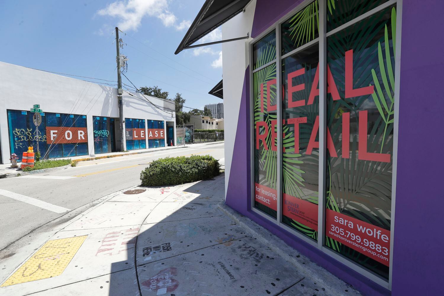 Locales comerciales cerrados en el barrio de Wynwood de Miami, en Florida (EE UU).