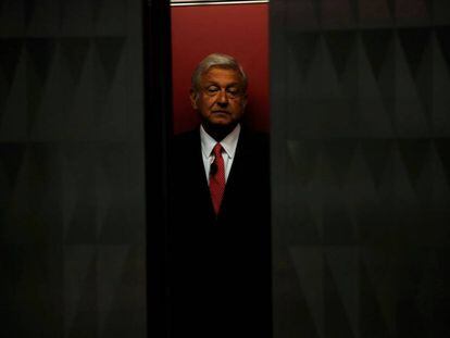 L&oacute;pez Obrador, en un ascensor en Washington. 