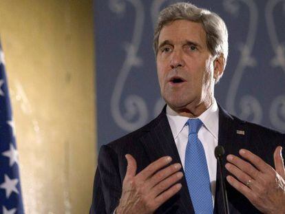 Kerry respalda al Gobierno egipcio antes del juicio a Morsi