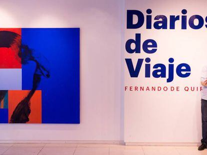 El pintor Fernando de Quir&oacute;s en la exposici&oacute;n &#039;Diarios de Viaje&#039;.