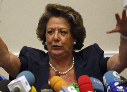Rita Barberá, alcaldesa de Valencia, durante la rueda de prensa de ayer.