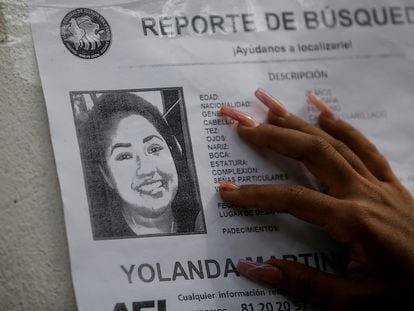 Volante con la ficha de búsqueda de Yolanda Martínez, desaparecida desde el pasado 31 de marzo.