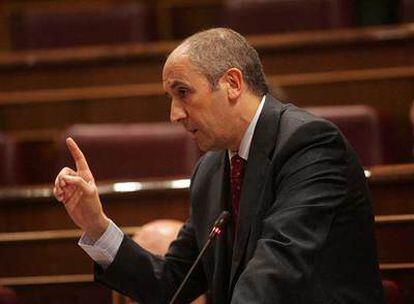 El portavoz del PNV, Josu Erkoreka, durante su intervención en el debate.