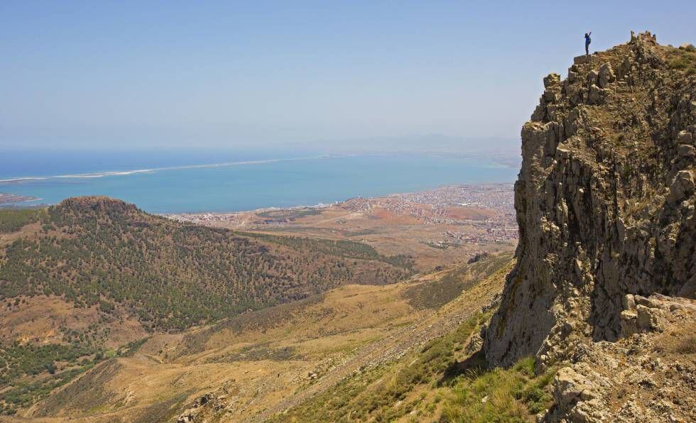 Vista de la laguna de Sebka Bou Areg, o Mar Chica, en Nador (Marruecos).