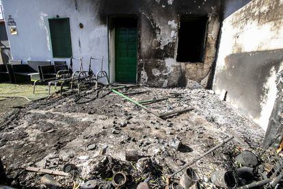 Una vivienda devastada por el incendio forestal de Gran Canaria, en el barrio rural de Coruña (Artenara).