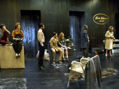 Un ensayo de &#039;Somni americ&agrave;&#039;, en el Teatre Lliure, con los 11 actores en escena. 