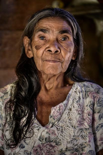 Catalina Pileta del Toro, que es una descendiente amerindia nacida en el Valle del Caujerí, en Guantánamo, Cuba, no sabe a ciencia cierta su edad. Recuerda que cuando fueron a inscribirla en el registro ya era ella una muchachita. Así que, aunque por su carnet, se diría que tiene 87 años, su familia calcula que debe rondar los 92 o más. Ella es una apasionada bailadora de changüí y durante mucho tiempo ha sido profesional, acompañando a varias agrupaciones musicales en sus giras por las comunidades de montaña y bailando para ellos los sones tradicionales de la región de Guantánamo: el changüí, el negón y el quiribá. 