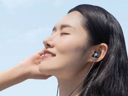 Xiaomi todavía cree en los auriculares de cable: lanza unos que son atractivos y baratos