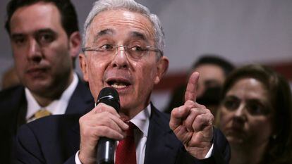 El expresidente Álvaro Uribe luego de una audiencia en la Corte Suprema de Justicia, en octubre de 2019.