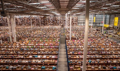 Un centro de distribución de MercadoLibre en São Paulo (Brasil), durante el día de promociones 'Black Friday' en 2020.