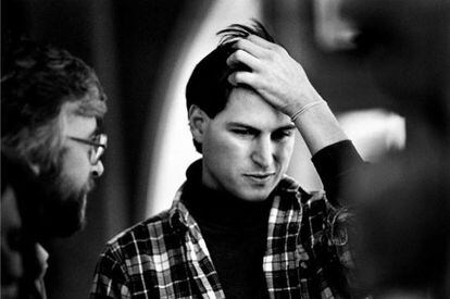 Steve Jobs pensando una respuesta. Palo Alto, Califòrnia, 1986. Por Menuez.