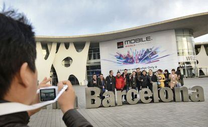 Asistentes al congreso en el recinto de la Fira en L'Hospitalet.