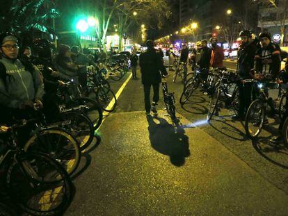 Homenaje el 8 de mazo de 2016 por el ciclista atropellado en la calle de Alberto Alcocer.