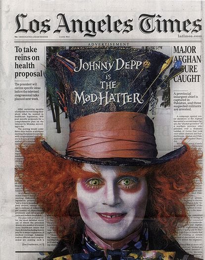 Portada del periódico 'Los Angeles Time' con la publicidad de la película 'Alicia en el país de las maravillas'