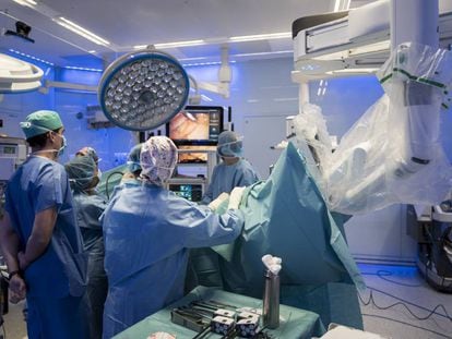 Un trasplante de hígado en el hospital Clinic de Barcelona en enero de 2019.