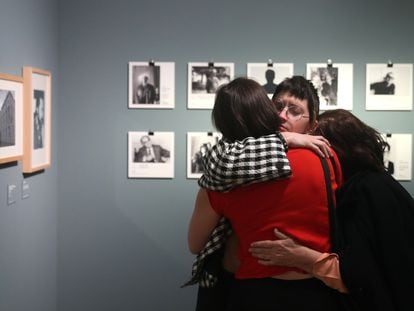 Familiares de condenados en el proceso 1001 se reencuentran en la exposición que homenajea a la cúpula de Comisiones Obreras condenada por el franquismo