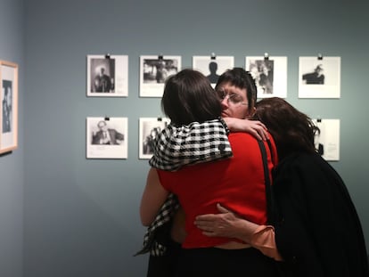 Familiares de condenados en el proceso 1001 se reencuentran en la exposición que homenajea a la cúpula de Comisiones Obreras condenada por el franquismo