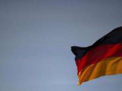 Bandera alemana, ondeando en Berlín.