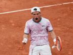 Argentina's Diego Schwartzman celebrates after defeating Germany's Jan-Lennard Struff during their fourth round match on day 9, of the French Open tennis tournament at Roland Garros in Paris, France, Monday, June 7, 2021. (AP Photo/Thibault Camus)