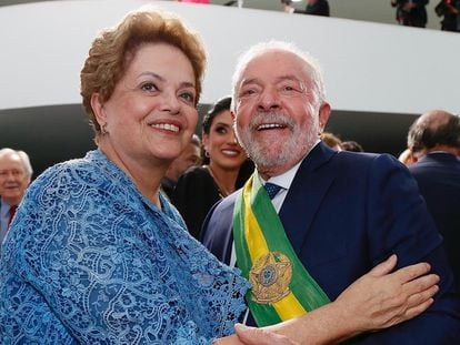 La expresidenta Rousseff, con Lula tras la ceremonia de toma de posesión del tercer mandato de este, el pasado 1 de enero en Brasilia.