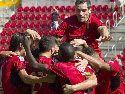 Los jugadores del Mallorca celebran el primer gol