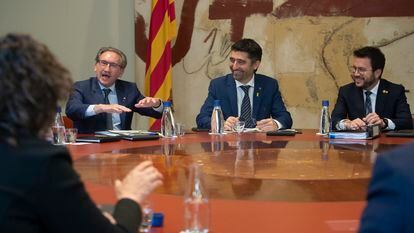 El consejero de Economía, Jaume Giró (i), el vicepresident, Jordi Puigneró (c), y el president Pere Aragonès, en el Consell Executiu de pasado martes.
