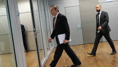 Mario Draghi, presidente del BCE, antes de la rueda de prensa de ayer.