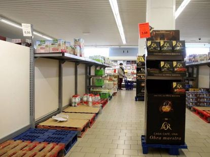 Desabastecimiento por la huelga de transportistas en un supermercado