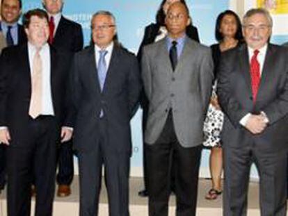 El ministro de Fomento José Blanco junto con la delegación de Estados Unidos