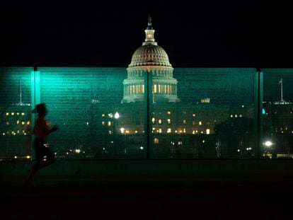 Imagen del Capitolio, este miércoles por la noche, en Washington.