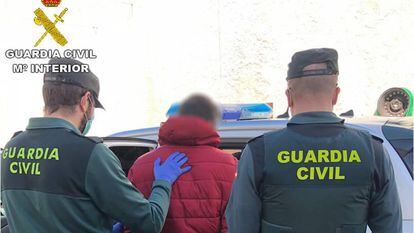 Arresto de un hombre residente en Finestrat (Alicante) que detonó un revólver similar al de los jueces de atletismo.