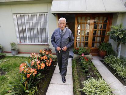 Dario Rivas Cando, de 93 a&ntilde;os, en su casa de Buenos Aires.