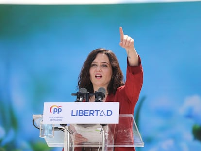 La presidenta de la Comunidad de Madrid y candidata del PP, Isabel Díaz Ayuso, durante un acto electoral en Majadahonda este sábado.