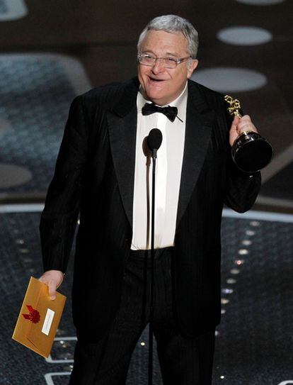 El compositor Randy Newman recoge ayer el Oscar por su trabajo para 'Toy Story 3'