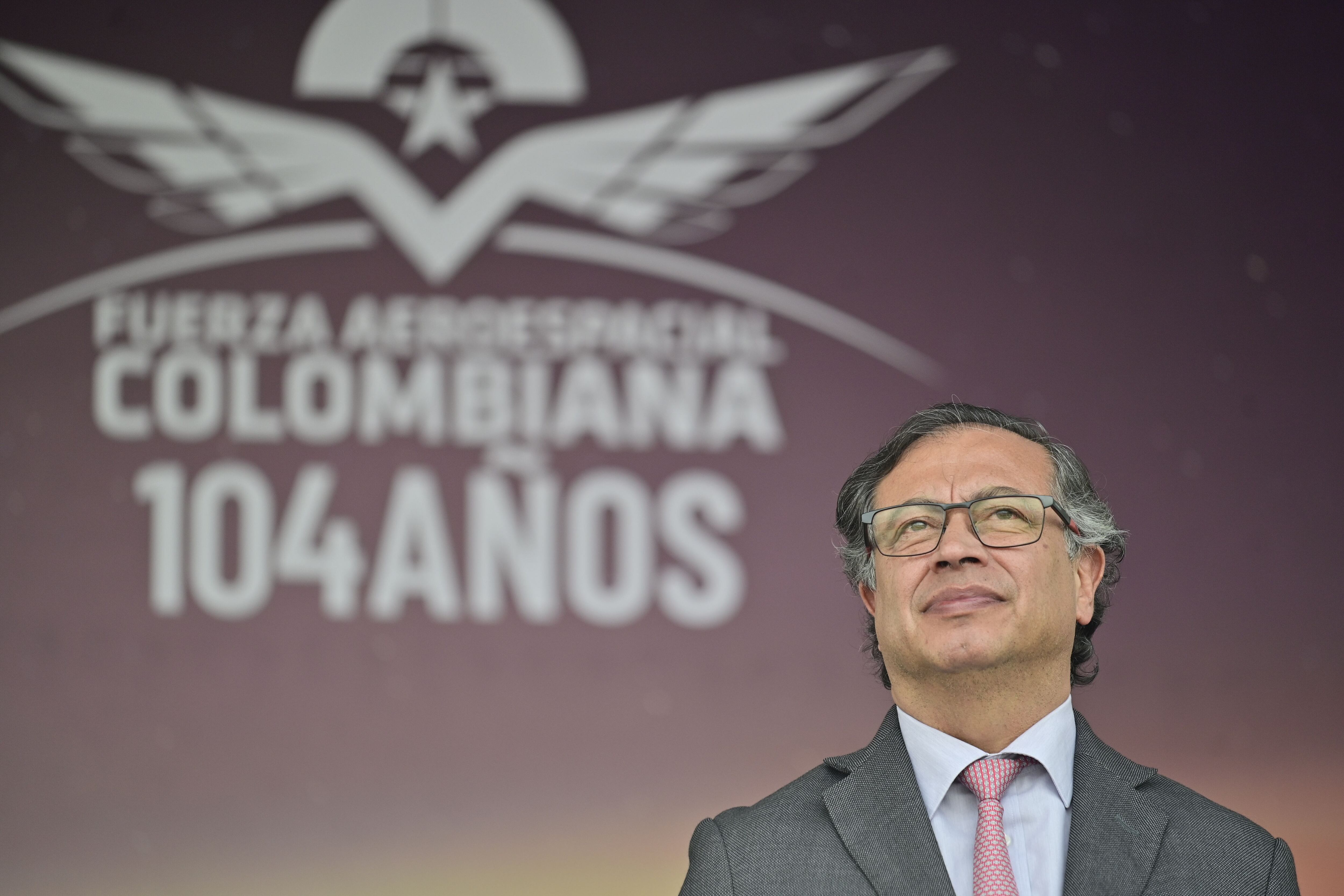 Gustavo Petro durante la ceremonia de aniversario de los 104 años de la Fuerza Aeroespacial Colombiana, el 15 de noviembre de 2023.