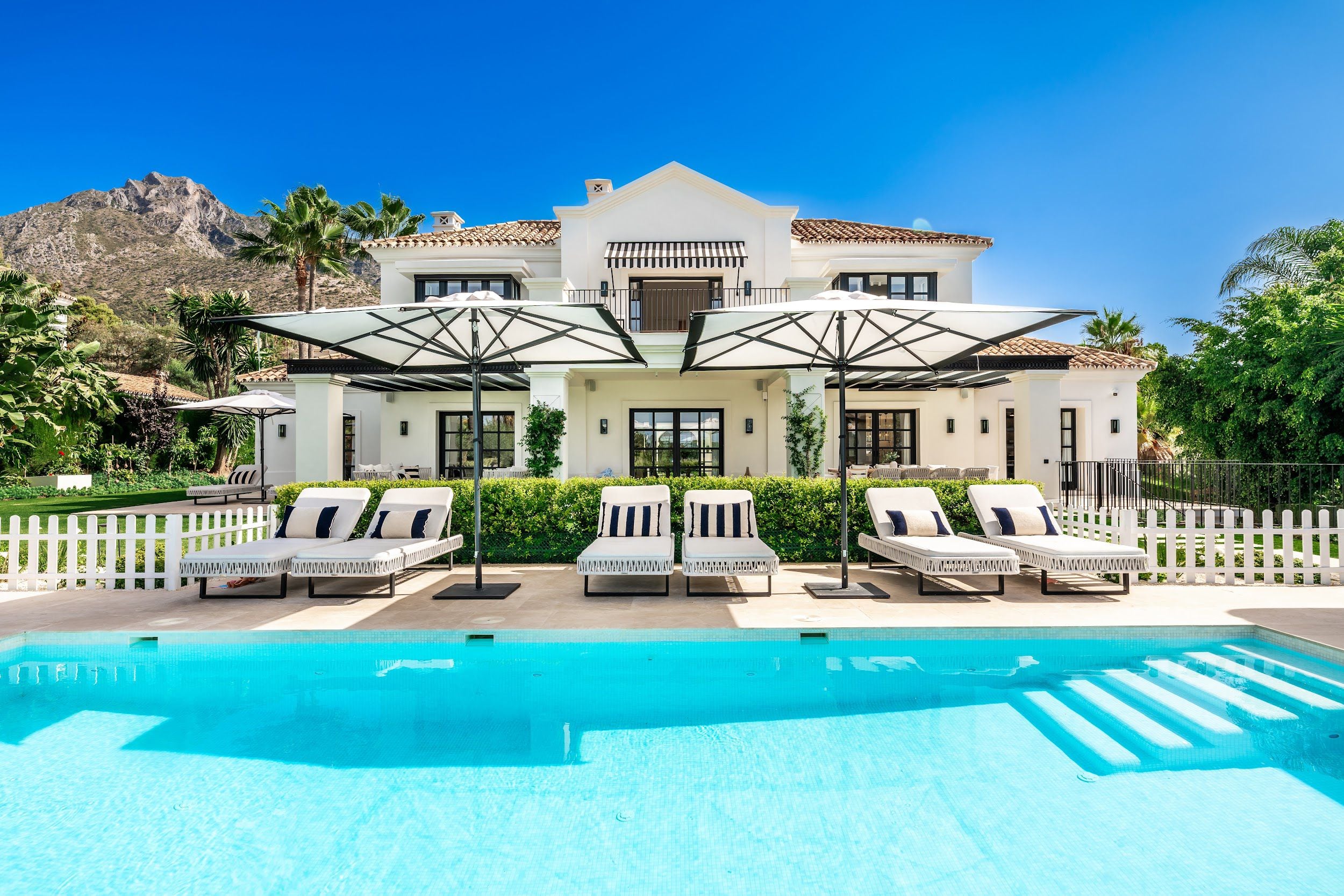 Las tres casas de la semana: un oasis en Alicante por 7 millones de euros