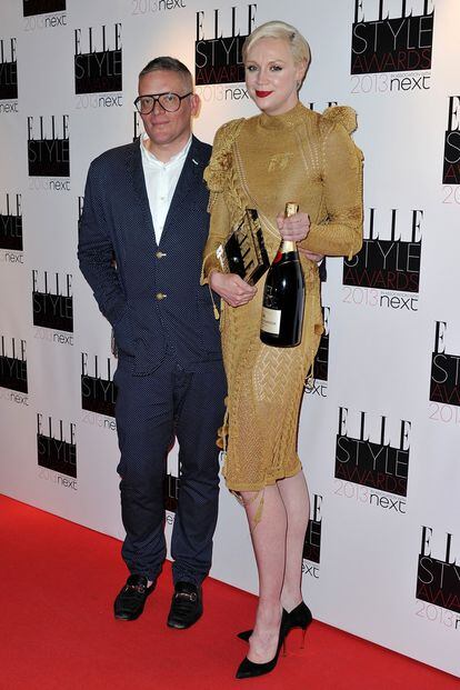 Gwendoline Christie es, sin lugar a dudas, la más 'grande' del reparto de Juego de Tronos. La actriz, que mide casi dos metros, sale con el diseñador Giles Deacon.
