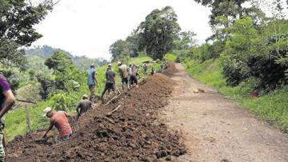 Excavación para canalizar el agua en Nicaragua, de la mano de ONGawa.