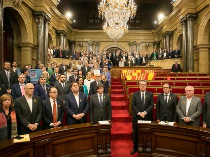 Imagen del 11 de octubre de 2017, cuando el Parlament escenificó su apoyo a la declaración unilateral de independencia de Carles Puigdemont.