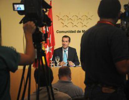 El consejero Salvador Victoria, durante la rueda de prensa posterior al consejo de Gobierno de hoy.