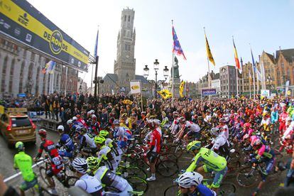 La salida del Tour de Flandes en su edición número 100.