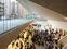 Facultad de Económicas Universidad Luigi Bocconi, Milán. 2008  Como un mercado, esta facultad de hormigón revela su monumentalidad solo en el interior mientras contribuye con su fachada al orden urbano externo.
