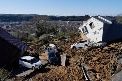 Damage caused after the earthquake in the town of Kanazawa, Ishikawa Prefecture, this Tuesday. 