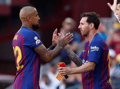 Lionel Messi sustituye a Arturo Vidal