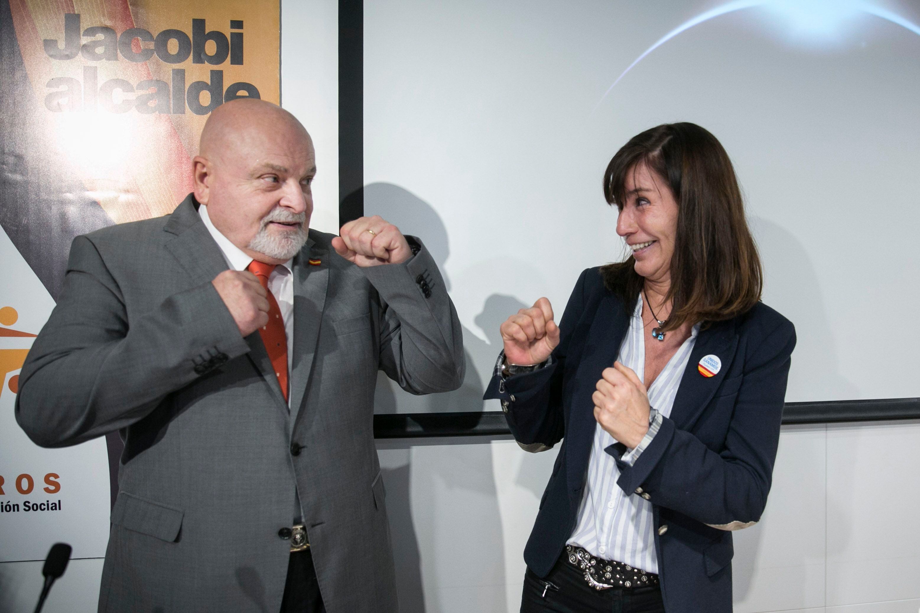 Karl Jacobi en la presentación de su candidatura para las elecciones municipales de mayo de 2019 de Barcelona, acompañado de Victoria Álvarez. 