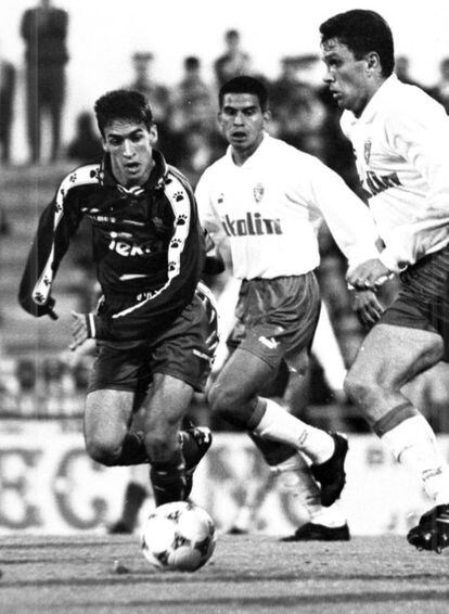 Raúl, en su primer partido con el Real Madrid, ante el Zaragoza en la Romareda, en 1994.